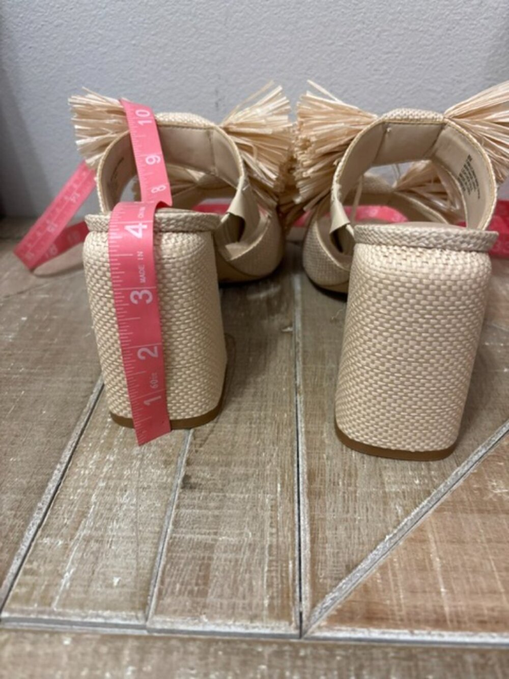 NWOT Gianni Bini Maguire Raffia Fringe Slide Sandals Women's Size 8 (no box) - Picture 2 of 7